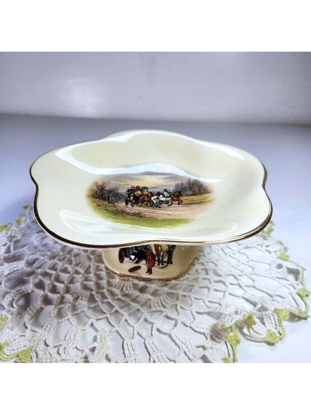 Royal Winton Candy Dish Old English Coaching Scenes Pedestal Base